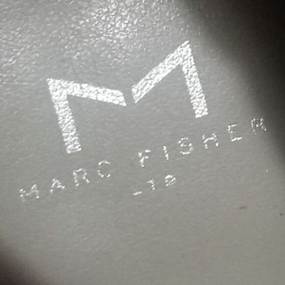 Marc Fisher Alva Suede Beige Pull On Bootie Ankle Height Pointed Toe Size 8.5 - Picture 9 of 10